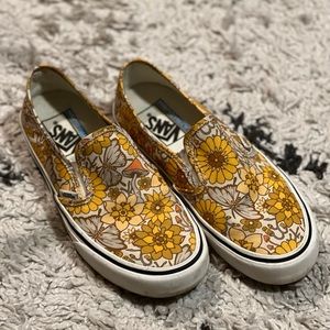 Vans Ultracush Slip-On Convertibles - Retro Mushroom floralTrippy Flower Power